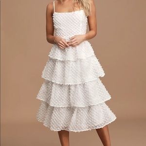 Lulu’s white tiered midi dress, worn once, small